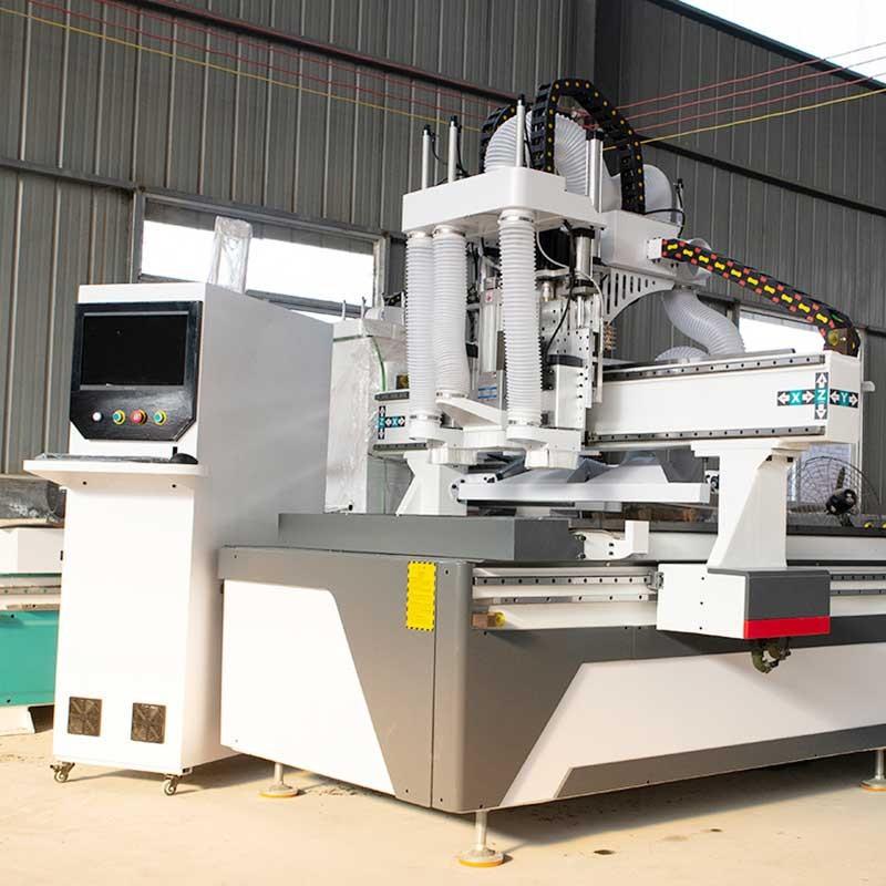 数控开料机车间实拍